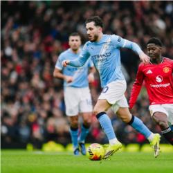 Manchester United 2 Manchester City 0: match report